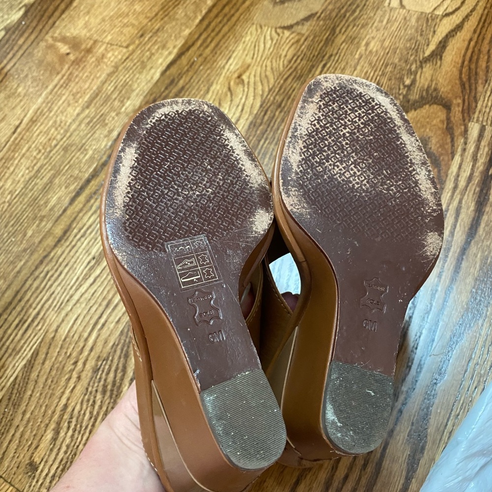 Tory Burch Gabrielle Crisscross Wedge Leather Sandals in Royal Tan (brown) sz 6 - Picture 2 of 7